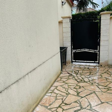 Cozy Apartment Bussy-Saint-Georges Luaran gambar